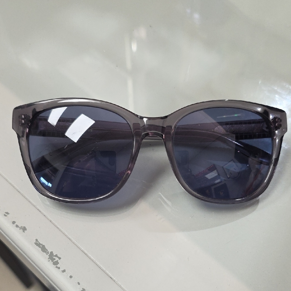 Vera Wang Sunglasses with Studded Detail - Picture 6 of 8
